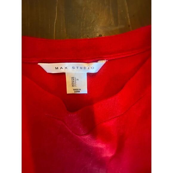 Max Studio Sweater Women's Medium Red Rayon Long Sleeve Buttons down arms PRETTY - Picture 2 of 6